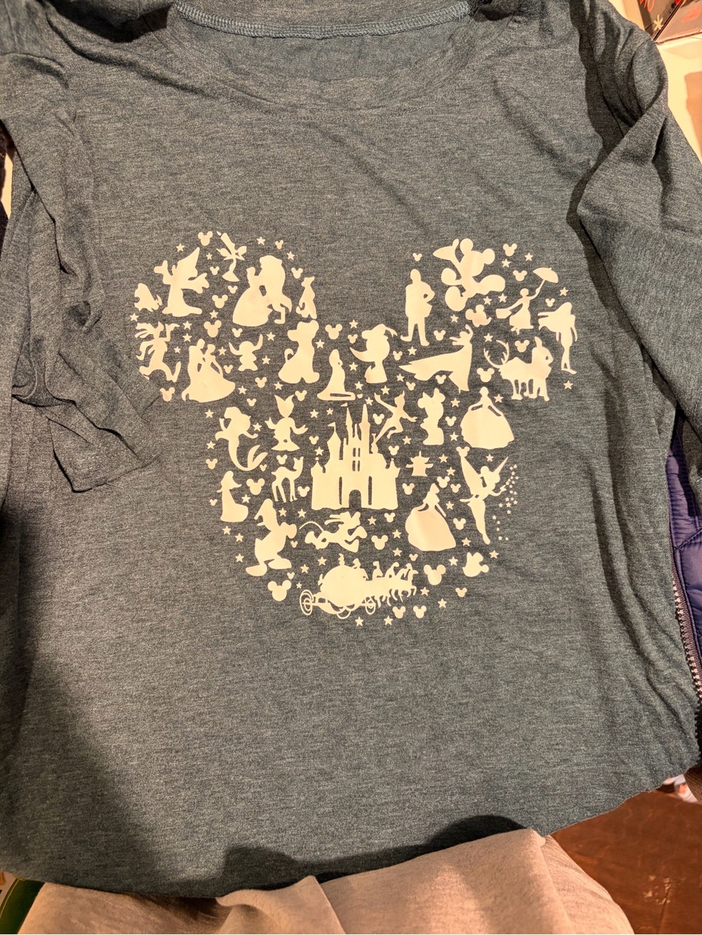 Women’s ' Gray Disney-Inspired Mickey Heart Long Sleeve Top